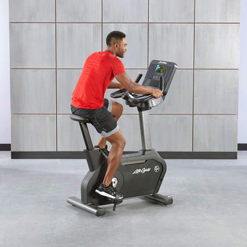 life fitness club series upright lifecycle exercise bike