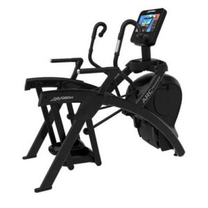 life-fitness-total-body-arc-tariner-black-se3hd